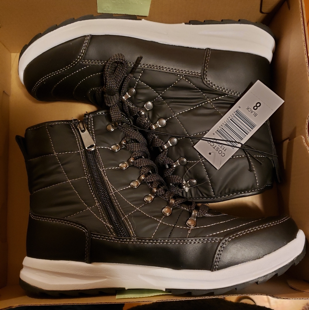 NEW in box Black Winter Boots